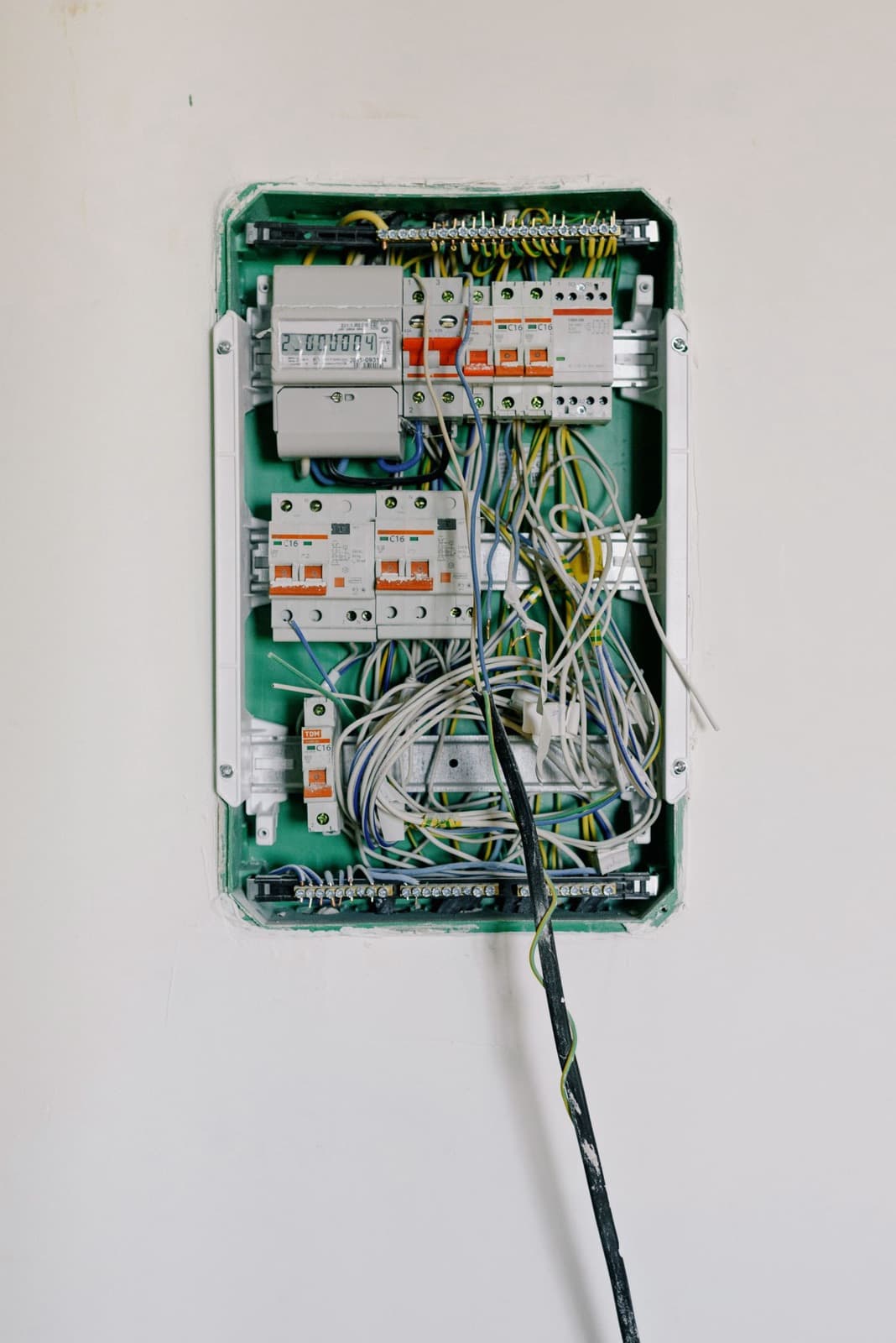 Tableau électrique ouvert. Photographie Pexels, démonstration.